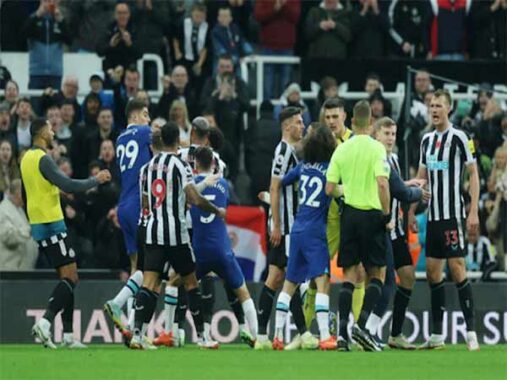 Chelsea thua Newcastle: Havertz và Dan Burn đòi tẩn nhau