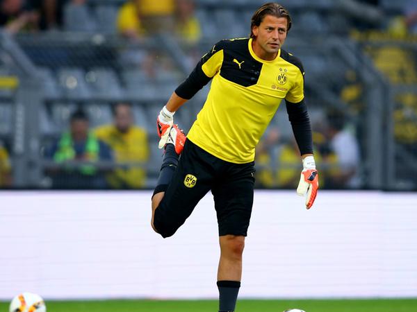 Top thủ môn Dortmund xuất sắc nhất qua các thời kỳ là ai?