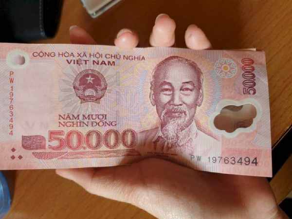Mơ thấy đang trả tiền bằng tờ 50 nghìn